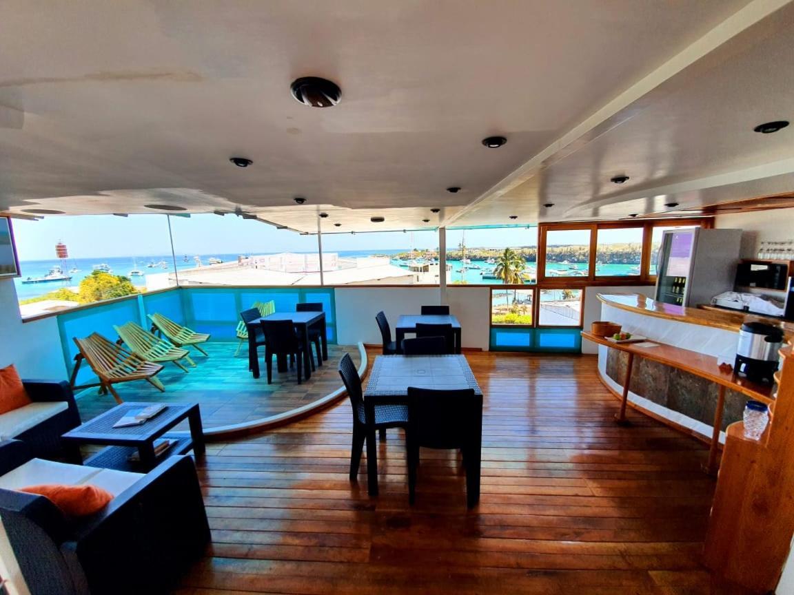 Casa Ocean Pier Acomodação com café da manhã Puerto Ayora  Exterior foto