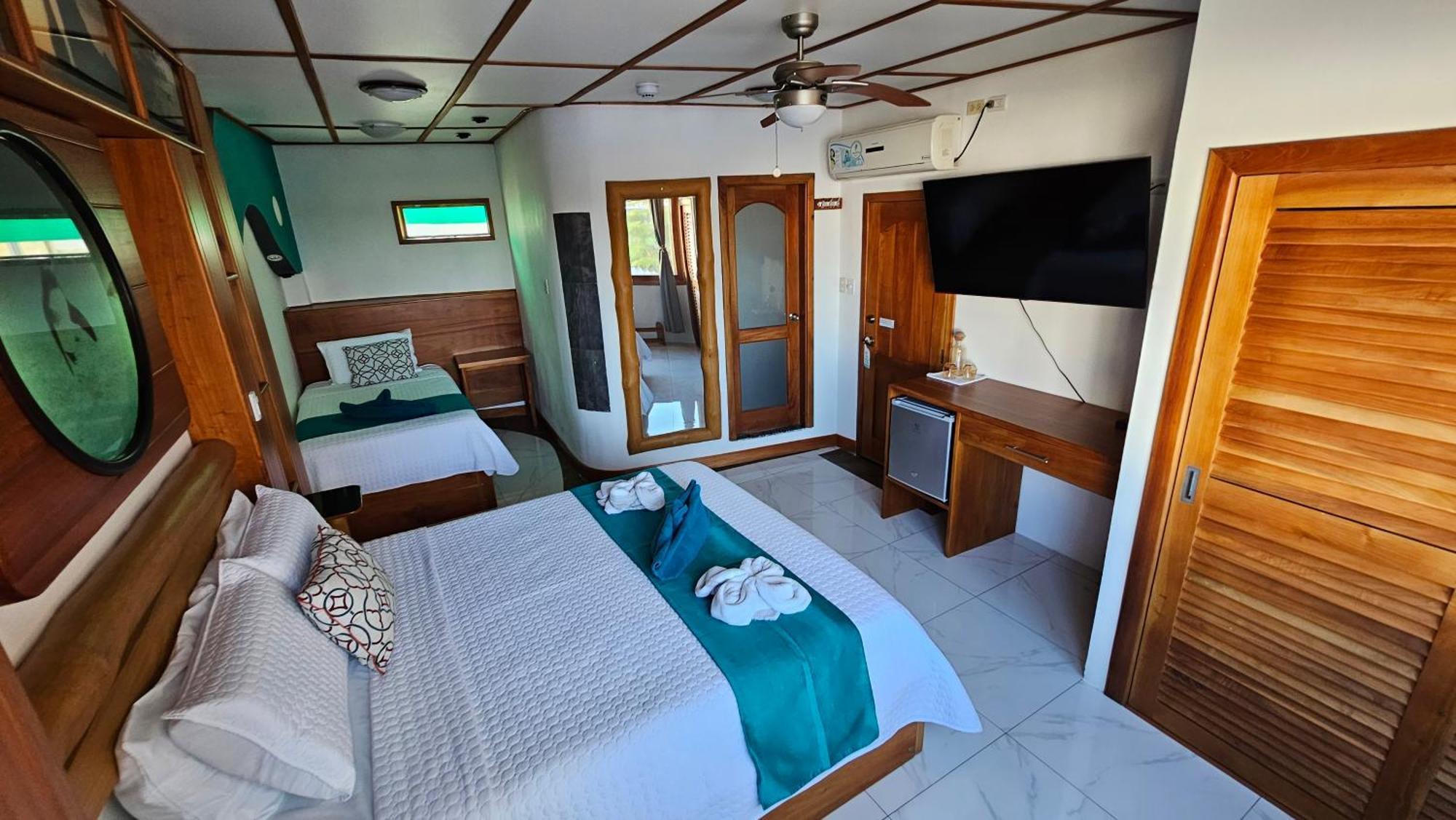 Casa Ocean Pier Acomodação com café da manhã Puerto Ayora  Exterior foto